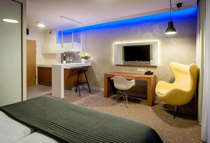 スタンダードルーム, Invite