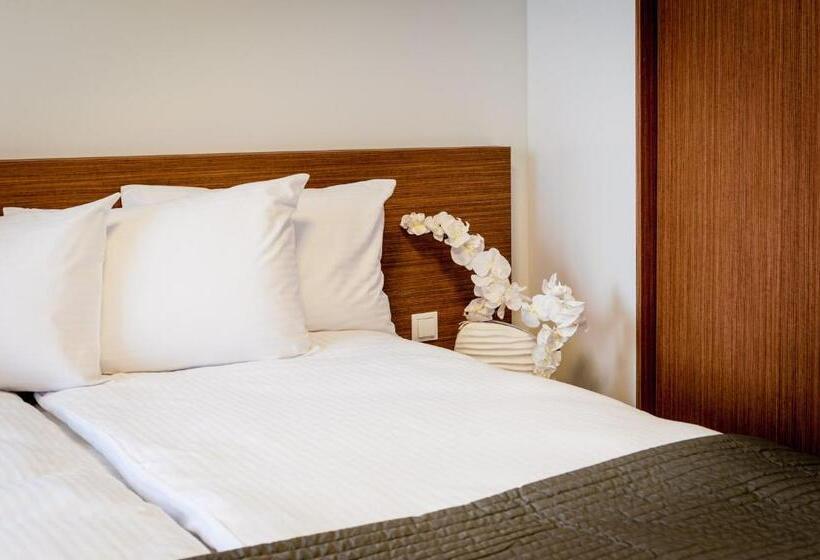 スイート, Invite