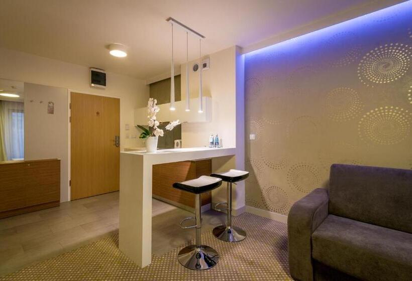 スイート, Invite