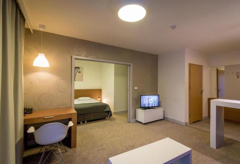 スイート, Invite