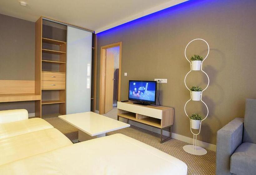 デラックスジュニアスイート, Invite