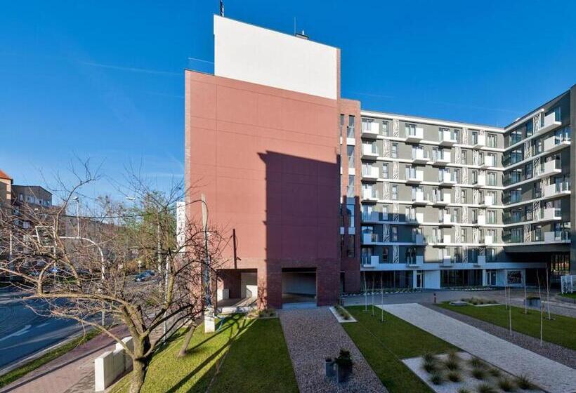 デラックスジュニアスイート, Invite