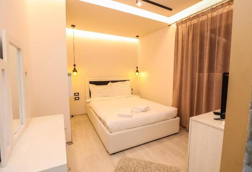 חדר דלוקס, Kristal