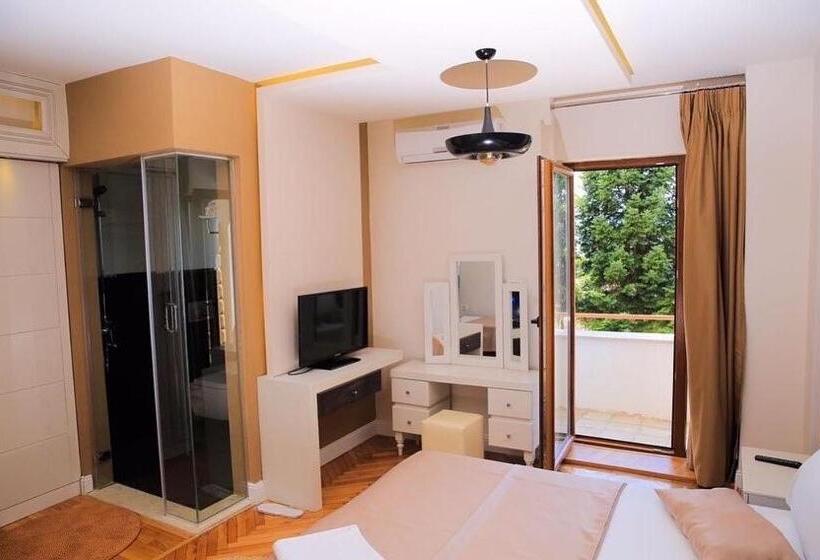 חדר דלוקס, Kristal