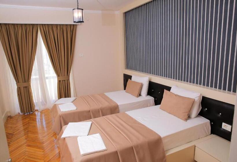 סוויטה דלוקס, Kristal