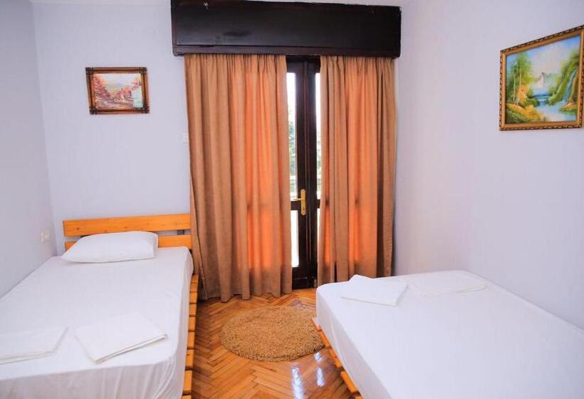 חדר בסיסי, Kristal