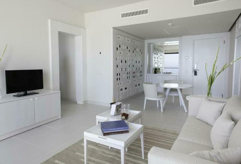 带按摩浴盆的套房, La Badira   Adult Only