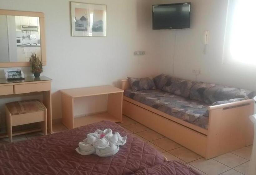 スタンダードスタジオ, Elite Apartments