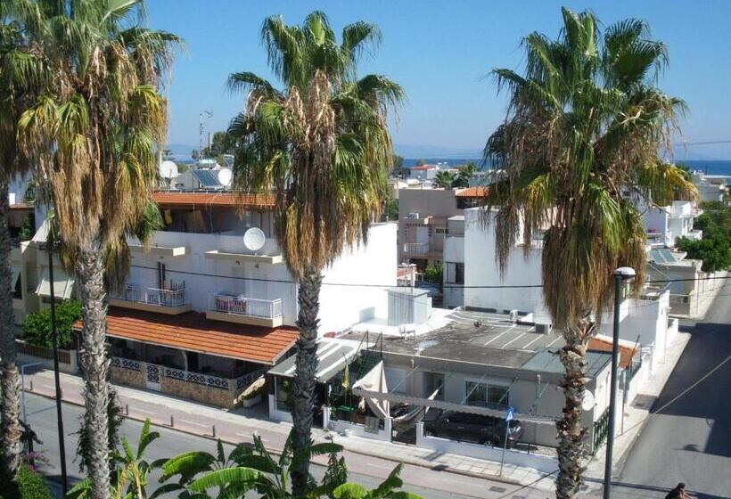 テラス付きスタンダードワンルーム, Elite Apartments