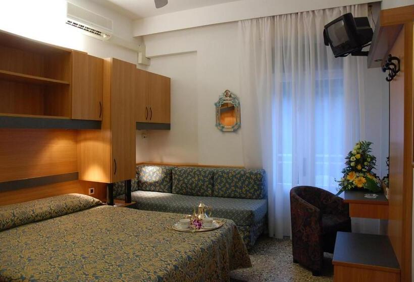 Номер Стандарт Трехместный, Valdor