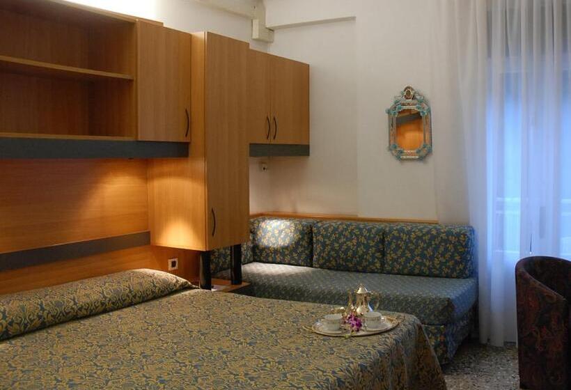 Четырехместный Номер Стандарт, Valdor