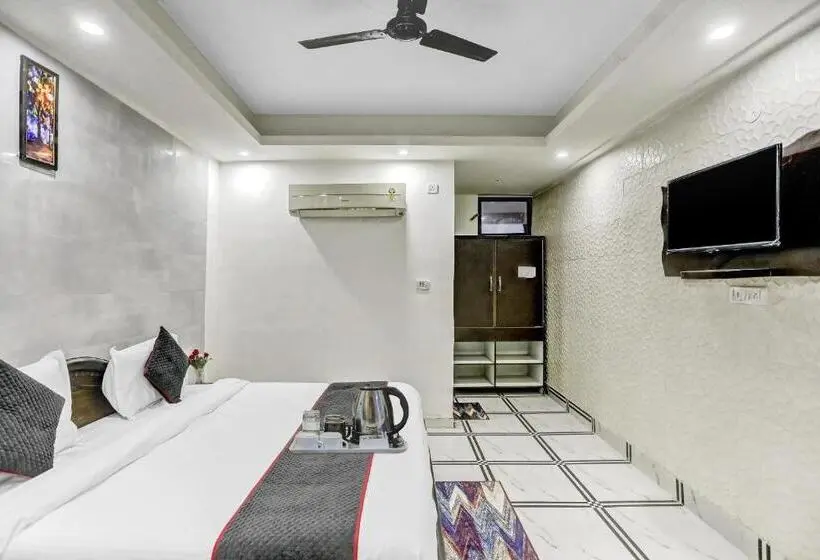 Classic Kolmen Hengen Huone, Collection O Ap Grand