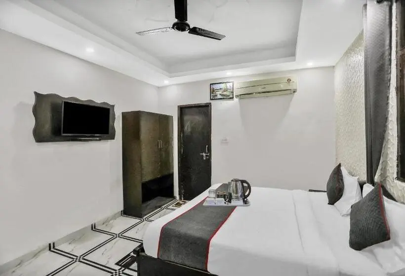 Classic Kolmen Hengen Huone, Collection O Ap Grand