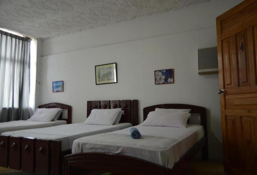 اتاق استاندارد سه نفره, Hostal El Naufrago 2