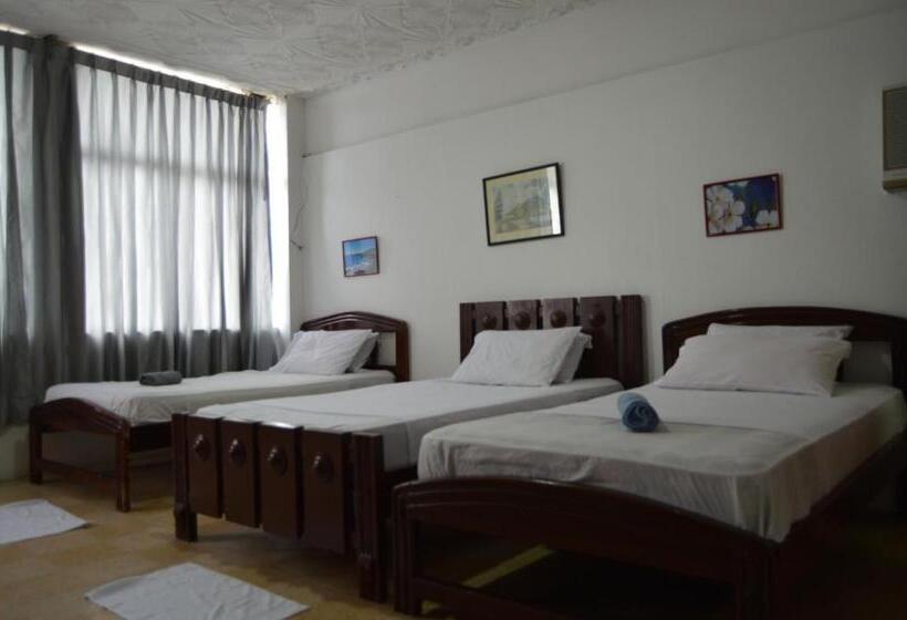Семейный Номер, Hostal El Naufrago 2
