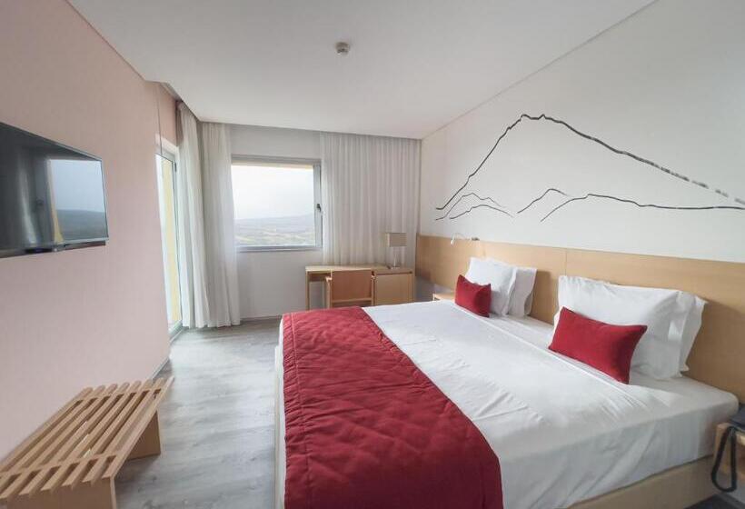 Deluxe Room, Happy Day