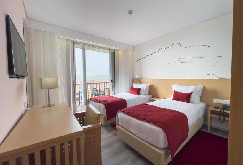 Standard Room, Happy Day