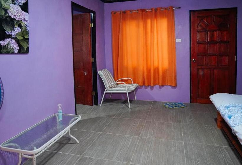 اتاق خانوادگی, Negra Mountain Resort