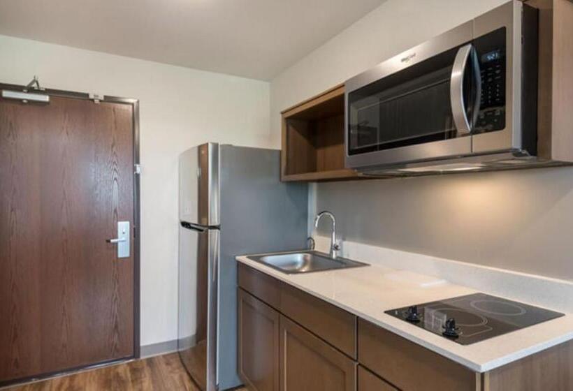 חדר סטנדרט מותאם לאדם עם מוגבלויות, Woodspring Suites Cedar Park  Austin North