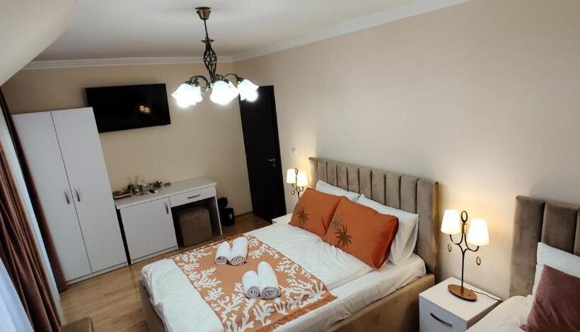 Habitació Triple Estàndard Bany Exterior, Casa Blanco