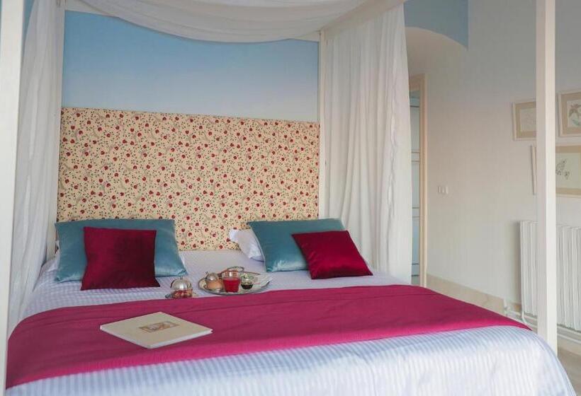 اتاق لوکس با چشمانداز دریا, La Demeure