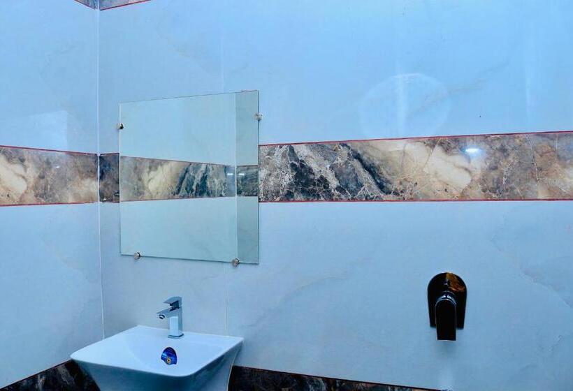 اتاق لوکس, Lemonade