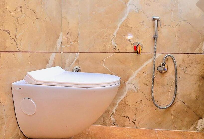 اتاق لوکس سه تخته, Lemonade