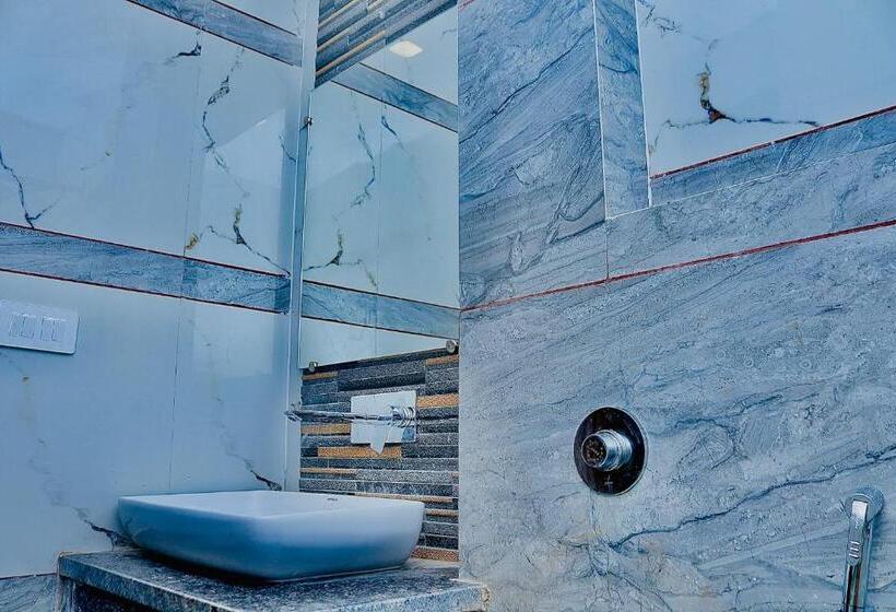 سوییت لوکس, Lemonade