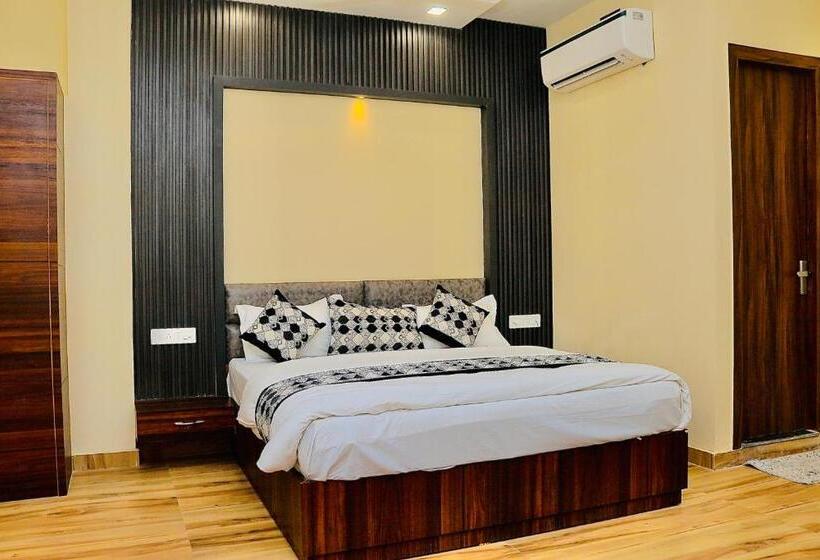 سوییت لوکس, Lemonade