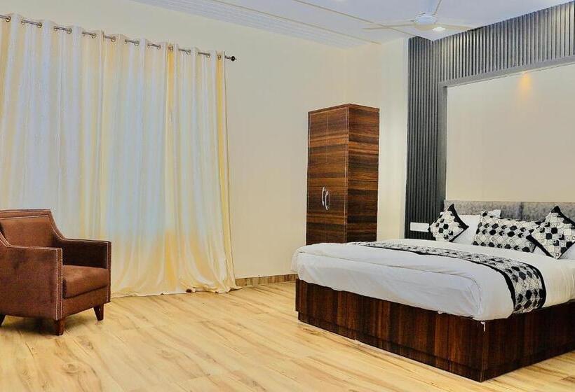 سوییت لوکس, Lemonade