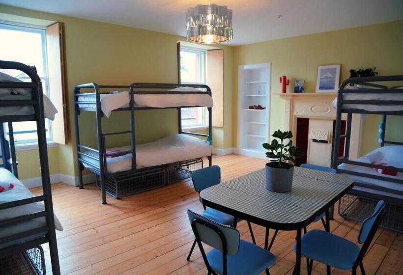 Семейный Номер, The Dolphin Inn Hostel