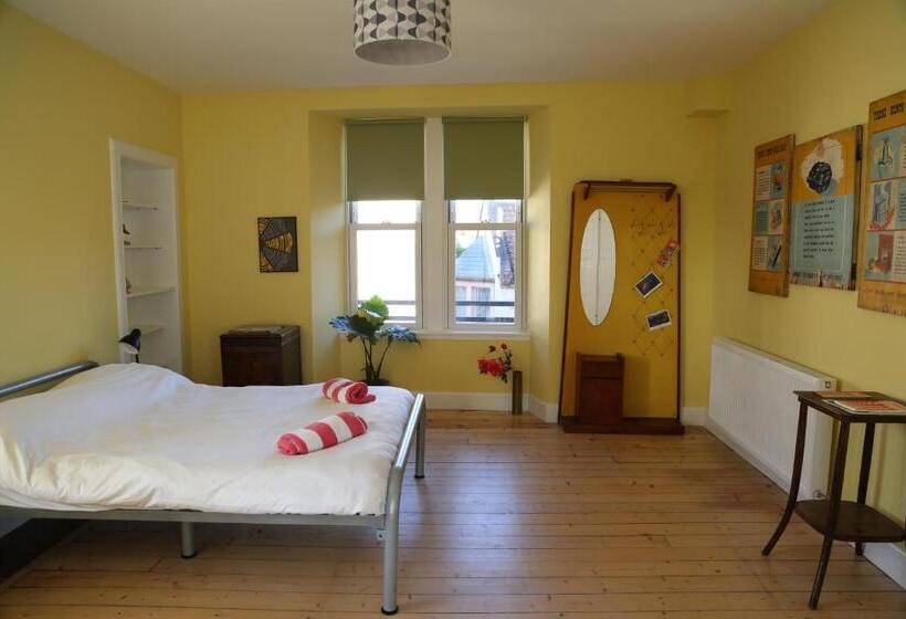 غرفة عائلية, The Dolphin Inn Hostel