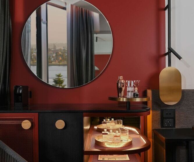 豪华房间, Qt Newcastle