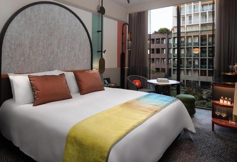 带大床的标准间, Qt Newcastle