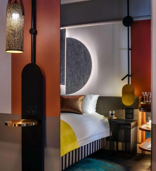 带大床的标准间, Qt Newcastle