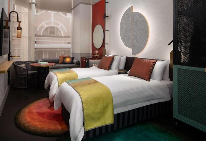 豪华房间, Qt Newcastle