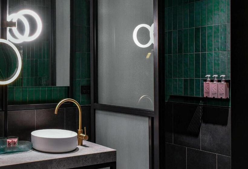 带大床的豪华间, Qt Newcastle