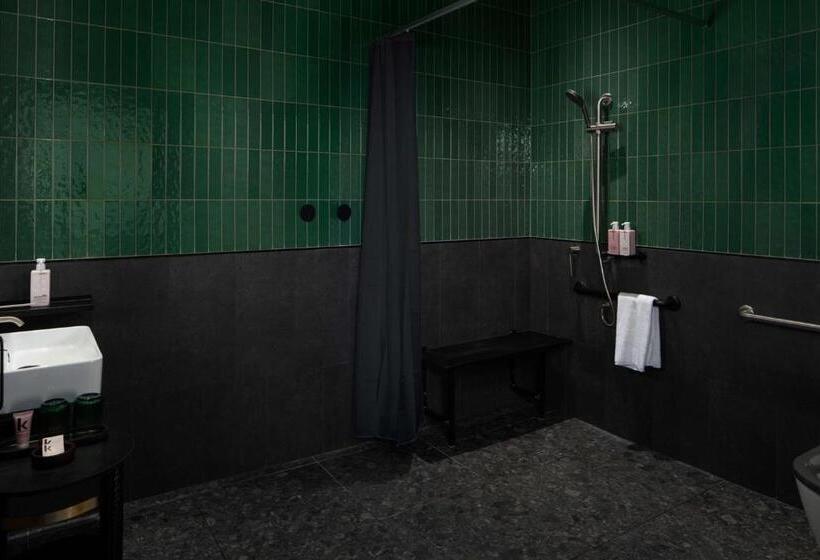 适合残疾人士使用的带超级大床的标准间, Qt Newcastle