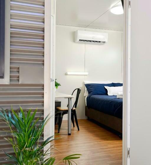 اتاق لوکس, Red Sands Accommodation Newman