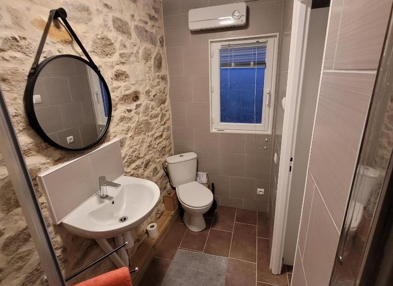 غرفة قياسية مطلّة علي الحديقة, La Genotière