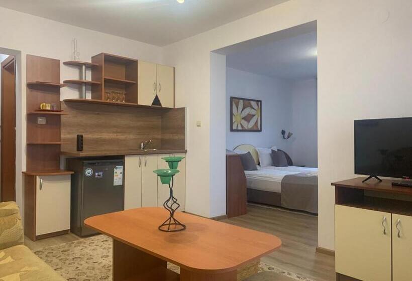 Номер Deluxe, Honey House