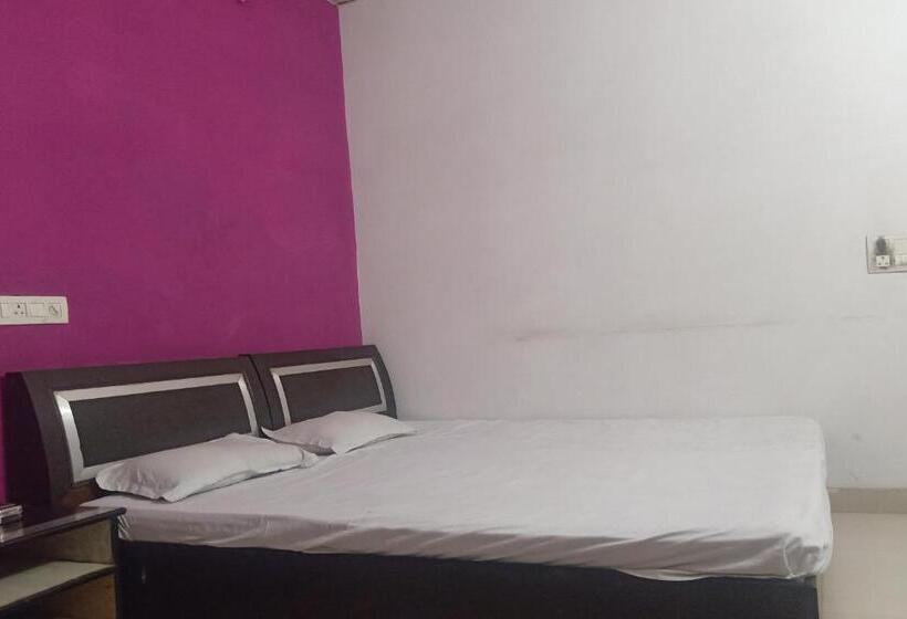 トリプルクラシックルーム, Oyo 83081 Mahima