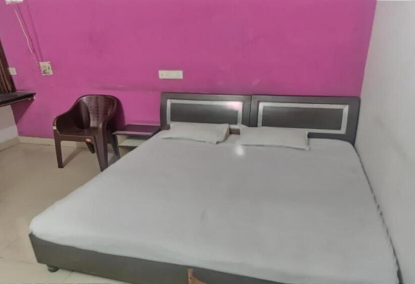 トリプルクラシックルーム, Oyo 83081 Mahima