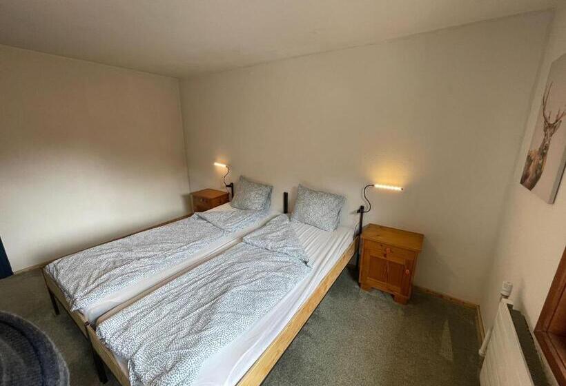 Номер Стандарт Вид на Горы, Backyard Mountain