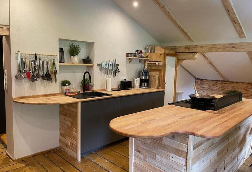 Четырехместный Номер Стандарт, Backyard Mountain