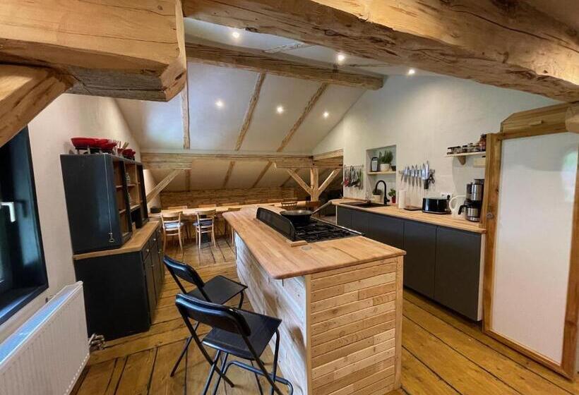 Номер Стандарт Вид на Горы, Backyard Mountain