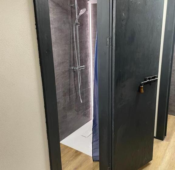 Четырехместный Номер Стандарт, Backyard Mountain