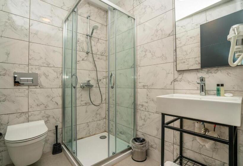 Quarto Triplo Deluxe, Marmaris Kensington Green