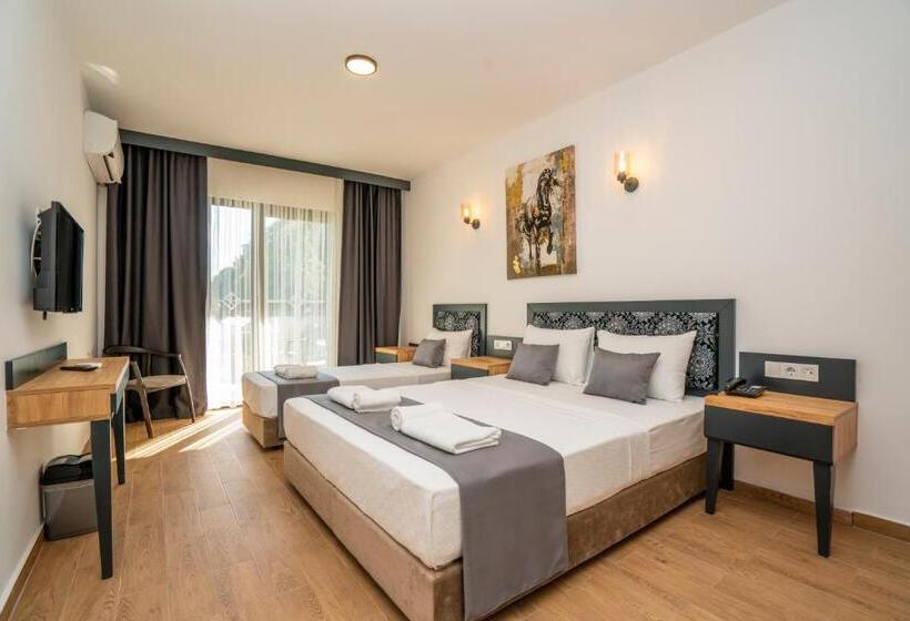 Quarto Triplo Deluxe, Marmaris Kensington Green
