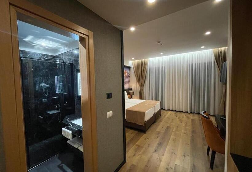 디럭스 룸, Deluxe Resort And Spa